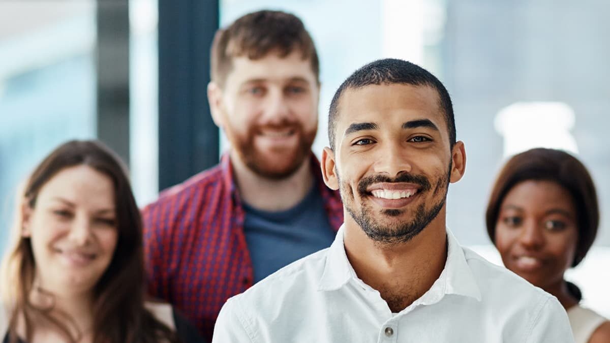 Trabajadores internacionales de distintas ocupaciones